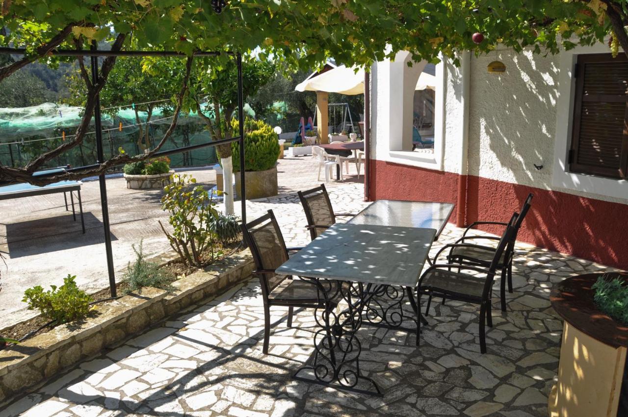 Villa Mike 105 Liapades Bagian luar foto