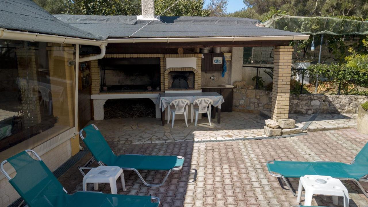Villa Mike 105 Liapades Bagian luar foto